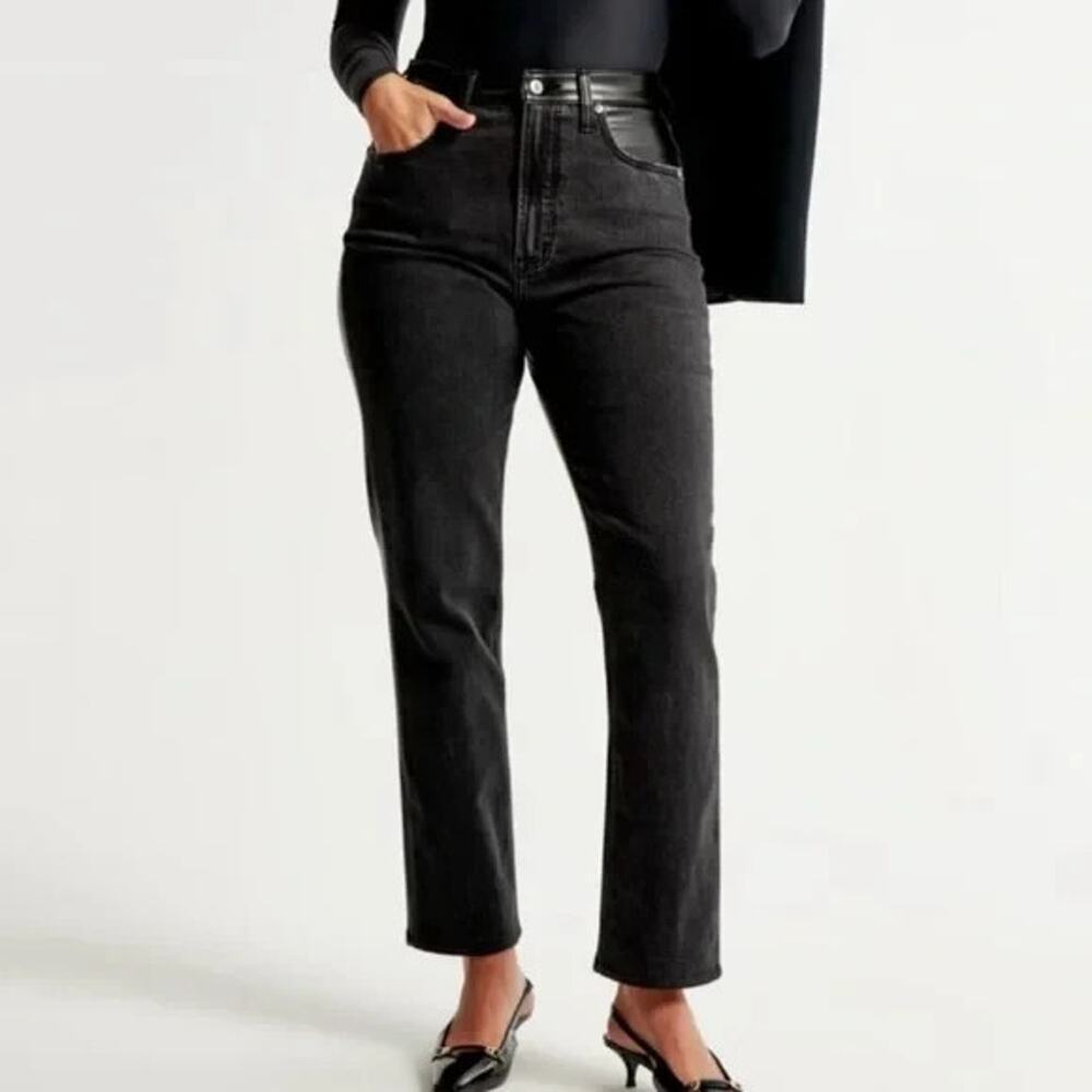 Abercrombie & Fitch ‘90s Straight Ultra High Rise Vegan Leather Pants - Size 18